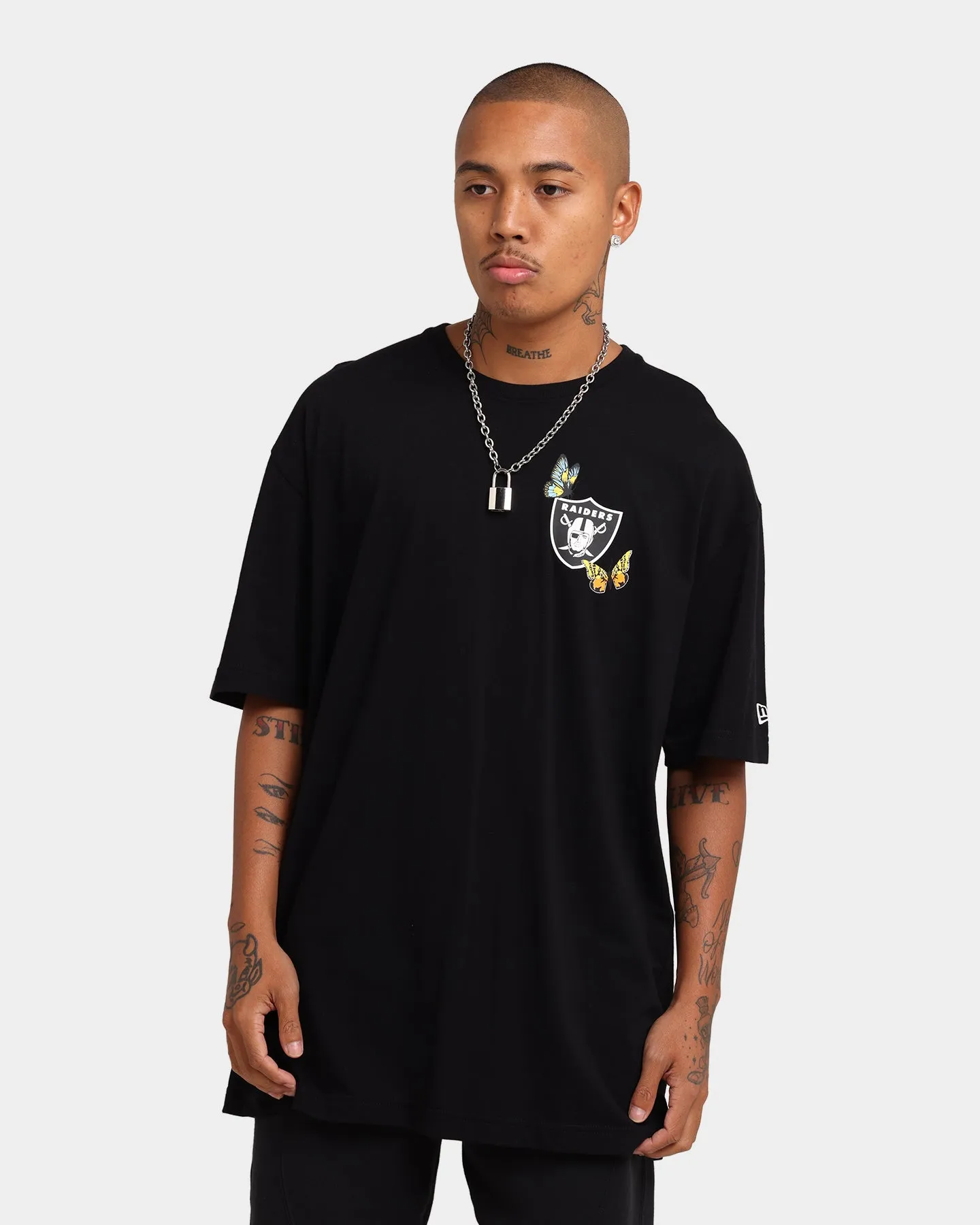 New Era Las Vegas Raiders Butterfly Oversized T-Shirt Black