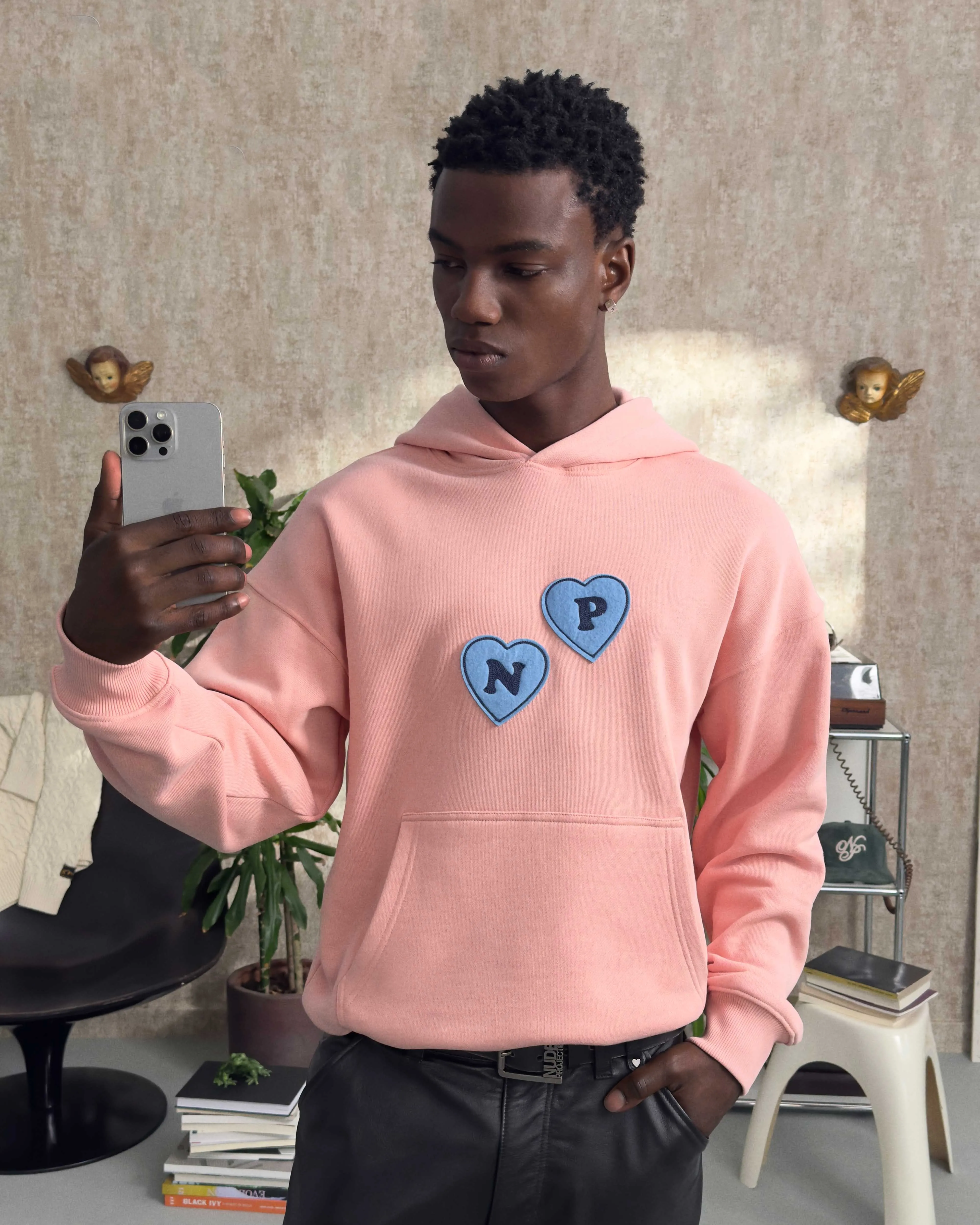 "PLEASURES" HOODIE PINK